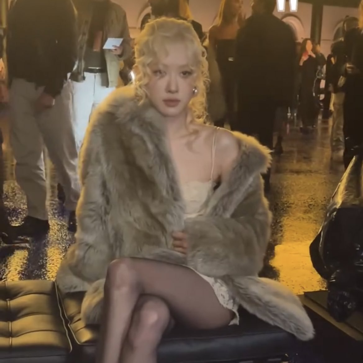 trnvkhanh's tweet photo. Pretty Savage Girl
ROSÉ SAINT LAURENT  
#ROSÉxSaintLaurentSS25 
#ParisFashionWeek https://t.co/ERioQBVaPZ