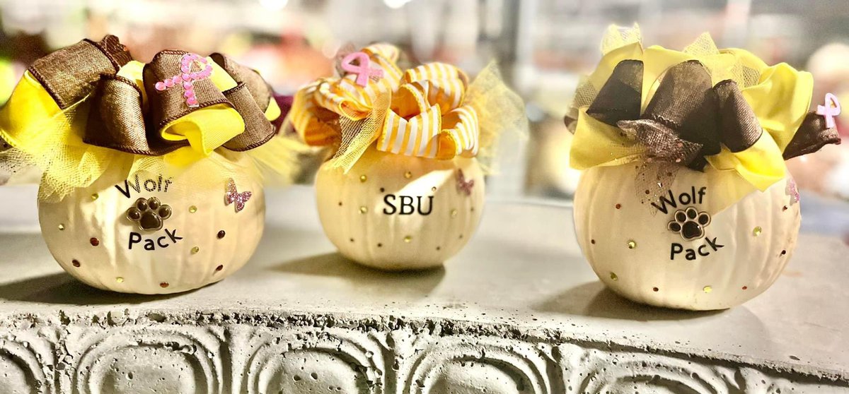 PinkPumpkin48's tweet photo. PPP “little sporties”

First come, first serve. No holds 
Pleasant Valley Greenhouse 
Oct4th 12-6
Oct5th 10-3 

Come grab a little sportie, put in for a 50/50 ticket, put in for some amazing raffles, take a baked-good to go and on your way out, take your pic in our selfie booth. https://t.co/x7gDapIk0B