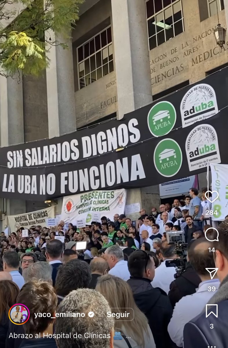 guadavazquez's tweet photo. Eso sí, al menos en las redes, el ex diputado de la UCR, Emiliano Yacobitti, se sumó a la protesta de sus compañeros, que ni sumando todos los sueldos de su vida podrían pagar dos pasajes en Business. https://t.co/XXyHj7MXC2