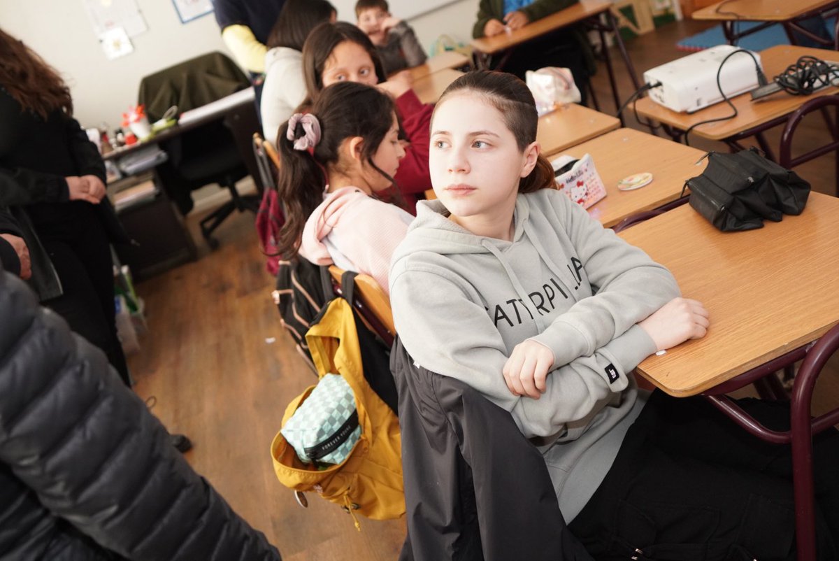 🟢 Finalizamos la jornada de este martes junto a los astrónomos Alejandra Meza y Julio 
Carballo en la Escuela de Canan, en #Chonchi, en otro taller en el marco de la gira #AstroExpediciones2024. El jueves estaremos junto a otros astrónomos en #Futalelfu 🔭🙋🏽‍♂️🙋🏽‍♀️