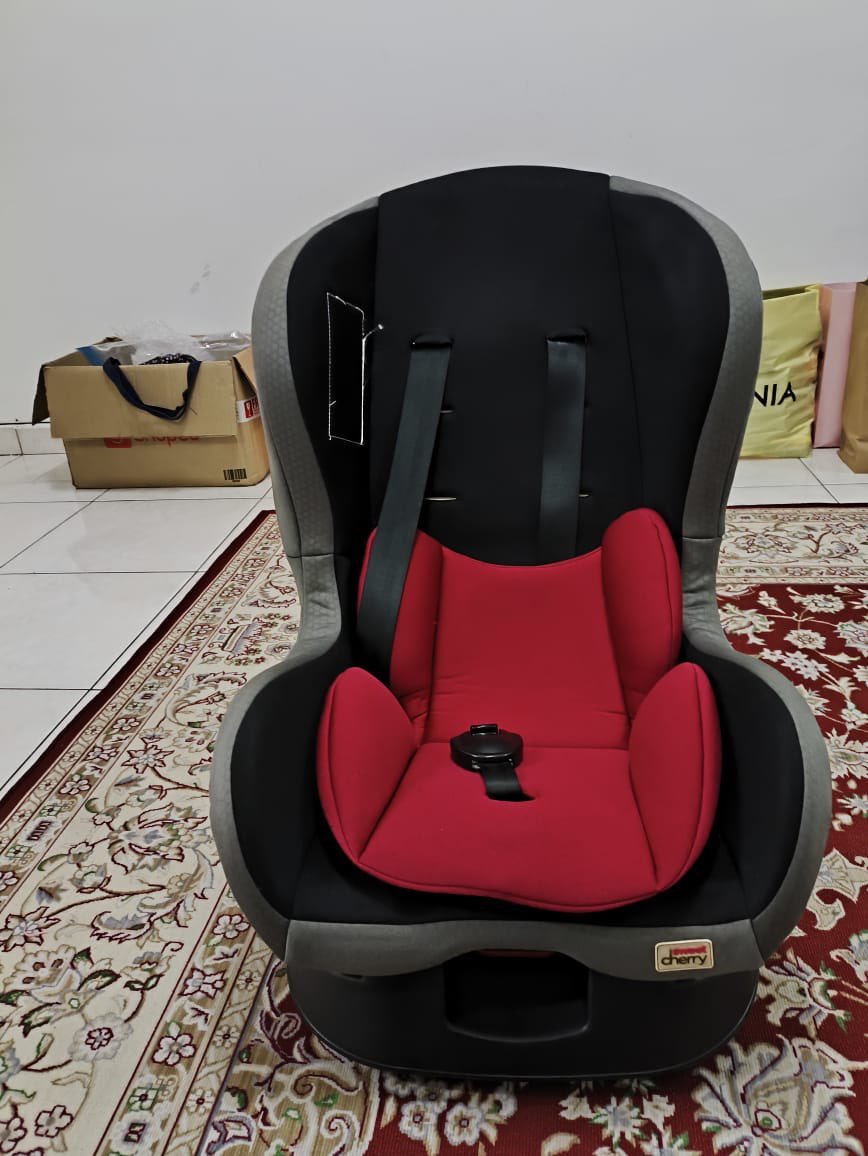nadhiraharzali_'s tweet photo. Assalamualaikum. Saya ada beberapa barang nak jual, nak clear space rumah. Self-pickup ya 😁

1) Stroller - RM100
2) Infant Carrier Car Seat - RM100
3) Multi-Stage Car Seat - RM200
If ada yg berminat nak ambik semua, saya bagi harga RM300 shj. https://t.co/A93Sr6RMSn