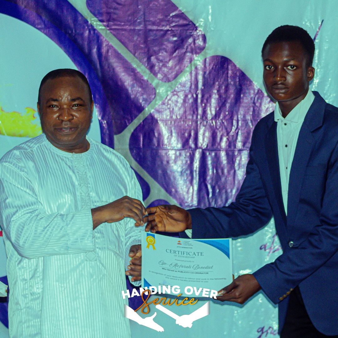 mcffuta's tweet photo. Presenting an Award of Stewardship to the 27th Generation Executives

#MCFWeek'24
#HandingOver
#Shift
#Day7
#Futarians
#Kairosmoment
#Seasonofrefreshing
#September2024
#MCFFUTA https://t.co/8c32Hbcx9E