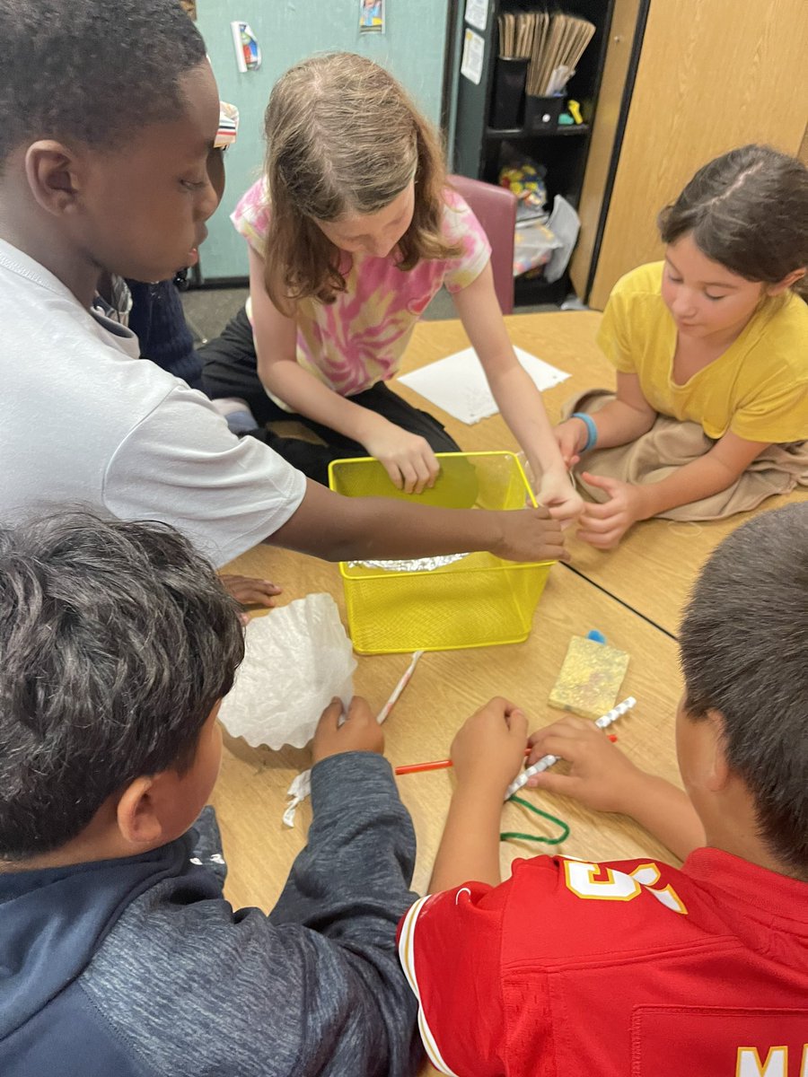 OaksDi's tweet photo. Today we explored different materials and decided what they would be good for in an instant challenge. Heard some very creative thoughts! Then we played an improv game to discuss taking a chance. @nhtxdi @IDODI @WeAreTexasDI @HumbleISD_OE #letthemcreate #letthemexplore https://t.co/DyiH6nwldQ