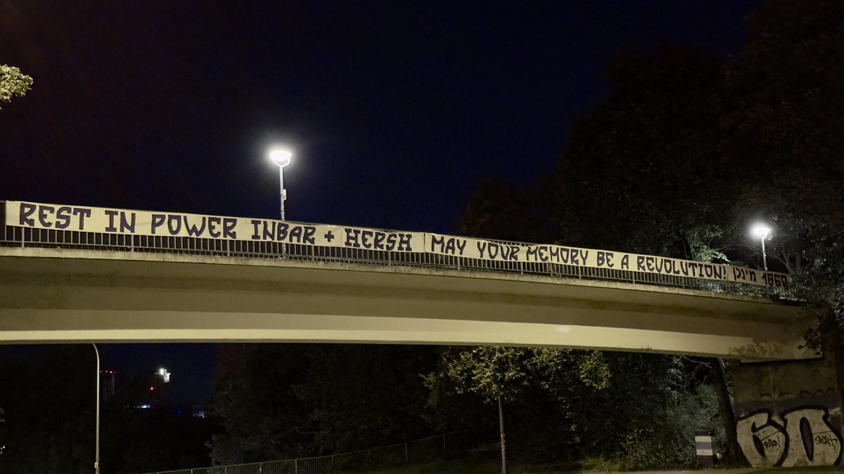 Gedenken an Inbar und Hersh – Ultras sterben nie!

Als Teil der Fanszene von 1860 möchten wir mit dieser gruppenübergreifenden Aktion ein Zeichen setzen und ein Spruchband zum Gedenken an Inbar und Hersh zeigen. 

#FreeHersh #BringThemHomeNow
