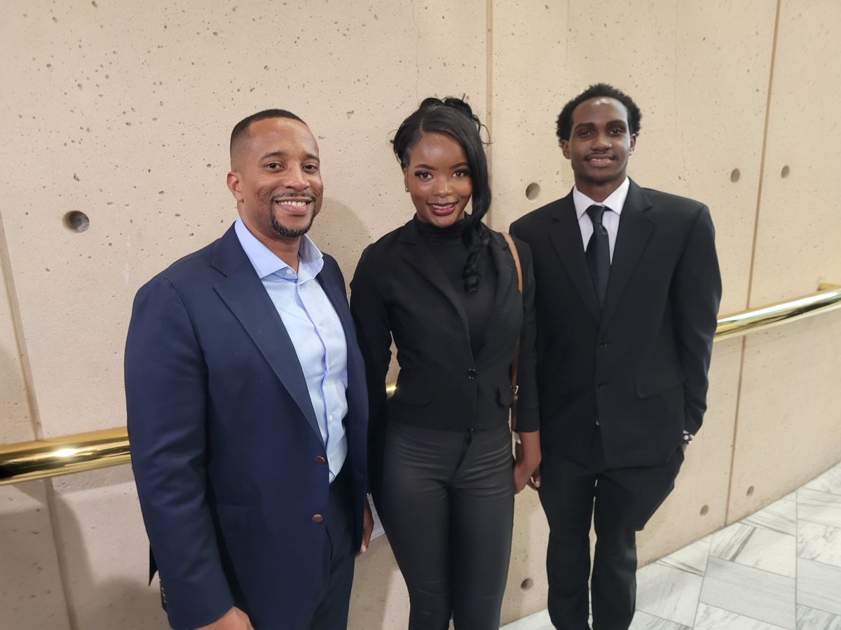 smithclass128's tweet image. Happy 80th Birthday Former Mayor Franklin @ATLShirley!! Mays 💙💛 You! Thank you for your tireless Dedication and Commitment to Our Scholars! Tight Hugs! Great seeing You @AndreaBooneNow !! #Support #SWCommunity💛💙 🌺🌷🌼