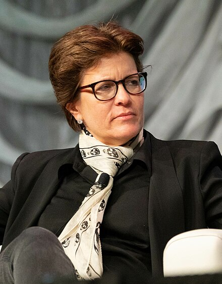 williamdcross's tweet photo. Interestingly, her Wikipedia page doesn't have her in aviators (as of this writing). https://t.co/7wd7ya0uEl https://t.co/bffFOnTZwV