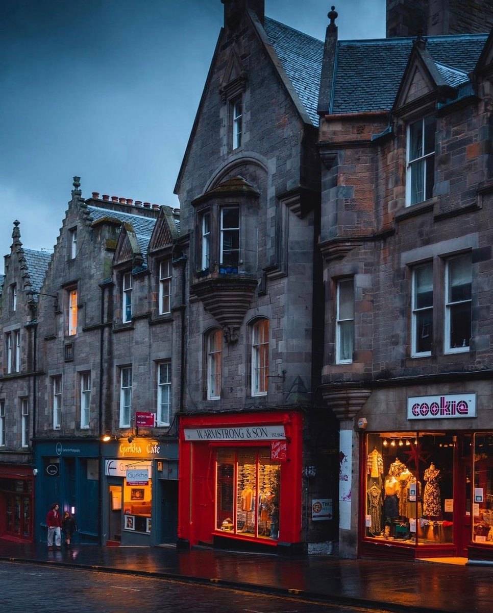 AstroM198's tweet photo. 🏴󠁧󠁢󠁳󠁣󠁴󠁿 Edinburg, Scotland

📸: Cuma Cevik https://t.co/3BxYlGQFCY