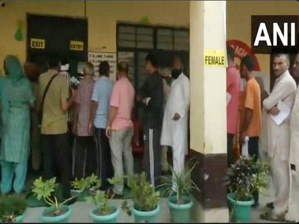 ani_digital's tweet image. Voting begins for 2nd phase of Assembly elections in Jammu &amp;amp; Kashmir 

Read @ANI Story | aninews.in/news/national/…
#JammuAndKashmirelection #AssemblyPolls #2ndPhase