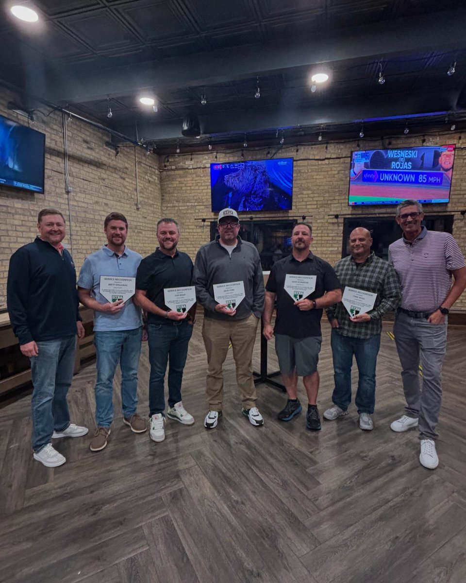 GYBA_Official's tweet photo. Great night celebrating the roast and send off of retiring GYBA Board members! Special thank you to outgoing board members Chris Wolk, Brad Ford, Tom Brady, Brett Englemann, Adam Domerchie, and Justin Carabellos. You will be missed!
#grayslake #baseballfamily #baseballcommunity https://t.co/aGJhAEcjHU