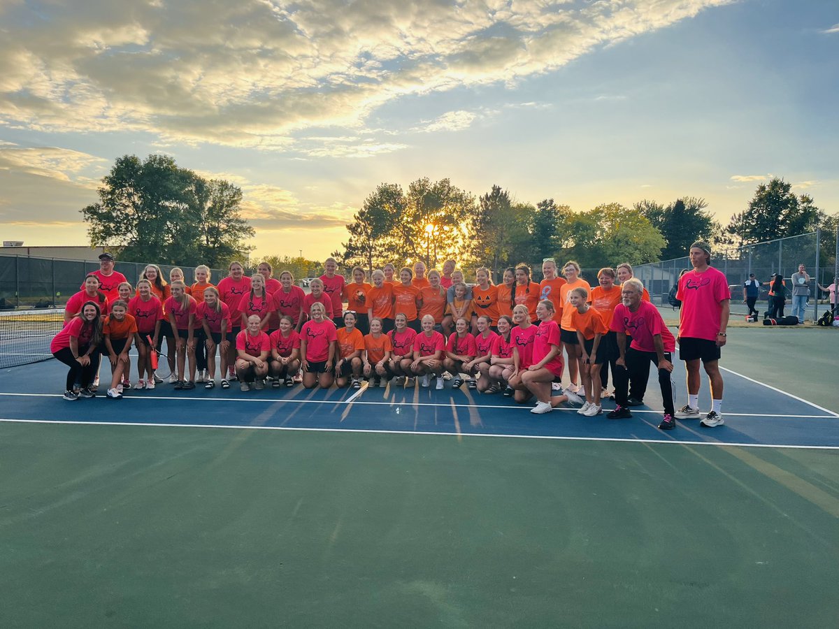 dcresap05's tweet photo. The Jackets and Wolverines battled it out today on GAME.SET.CURE Cancer night. Jackets came away with a 6-1 win but the reason we came together was far more important than the outcome of the match. Both teams battled hard &amp; it was a fun night of tennis. Thanks to the Wolverines! https://t.co/szEcSTbNnq