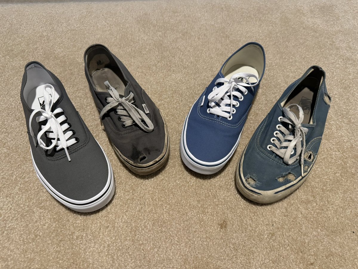 epicbadger_'s tweet image. My Vans authetics have lasted so long, but it was time to let them rest and bring on some new blood. 
Left shoes are from 2010, right are from 2007. WILD🔥 #vans #authentics