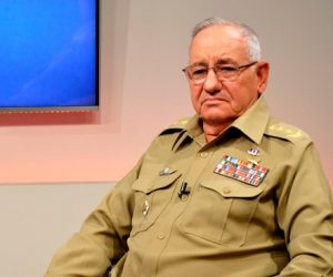 La repentina muerte del General de Cuerpo de Ejército Ramón Espinosa Martín nos conmueve profundamente. #Cuba pierde un gran hombre, revolucionario ejemplar, destacado combatiente internacionalista, incondicional a #Fidel y a #Raúl.