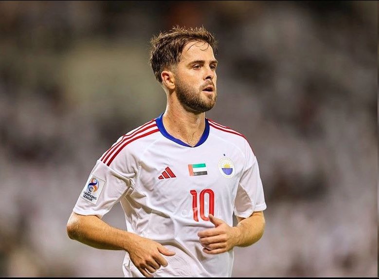 FabrizioRomano's tweet photo. 🔴🔵 Miralem Pjanić is already in Russia to complete his move to CSKA Moscow as free agent.

Former Juventus, Barça and Roma player will sign in at new CSKA on one year deal plus option for one more season. https://t.co/YvKQmngNKh