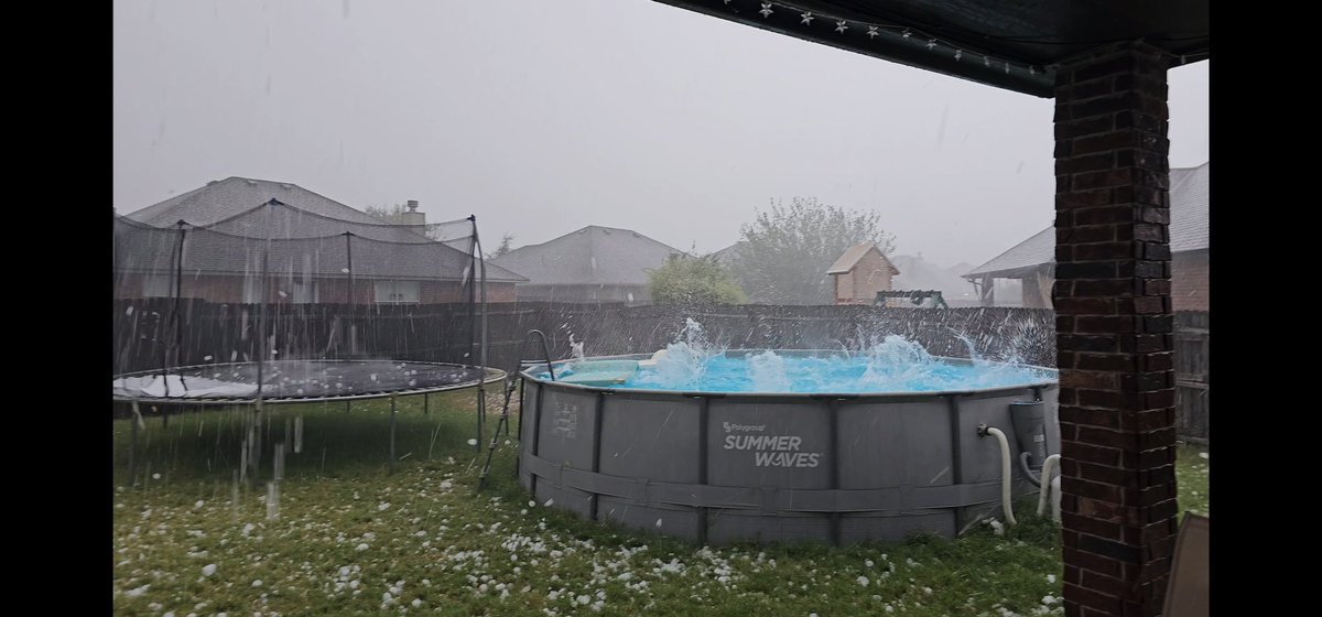 emilyrsutton's tweet photo. This is what baseball size hail will do. 
A prolific hail storm moved south through the OKC Metro Tuesday (6-7PM). One of the hardest hit areas was around Quail Springs. Pics from Steve Proto.

@kfor #okwx #hail https://t.co/DHAsCrIjXB