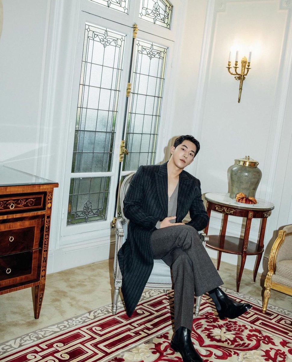 jooyuk_'s tweet photo. 🇫🇷🖤 https://t.co/99mZQeRa6V