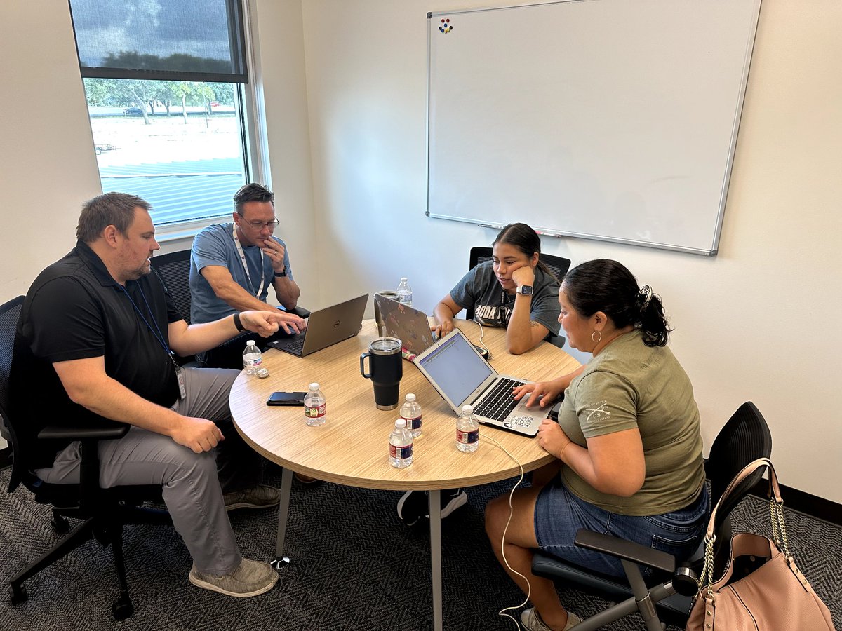 Patricia Melgar-Cook tweet media