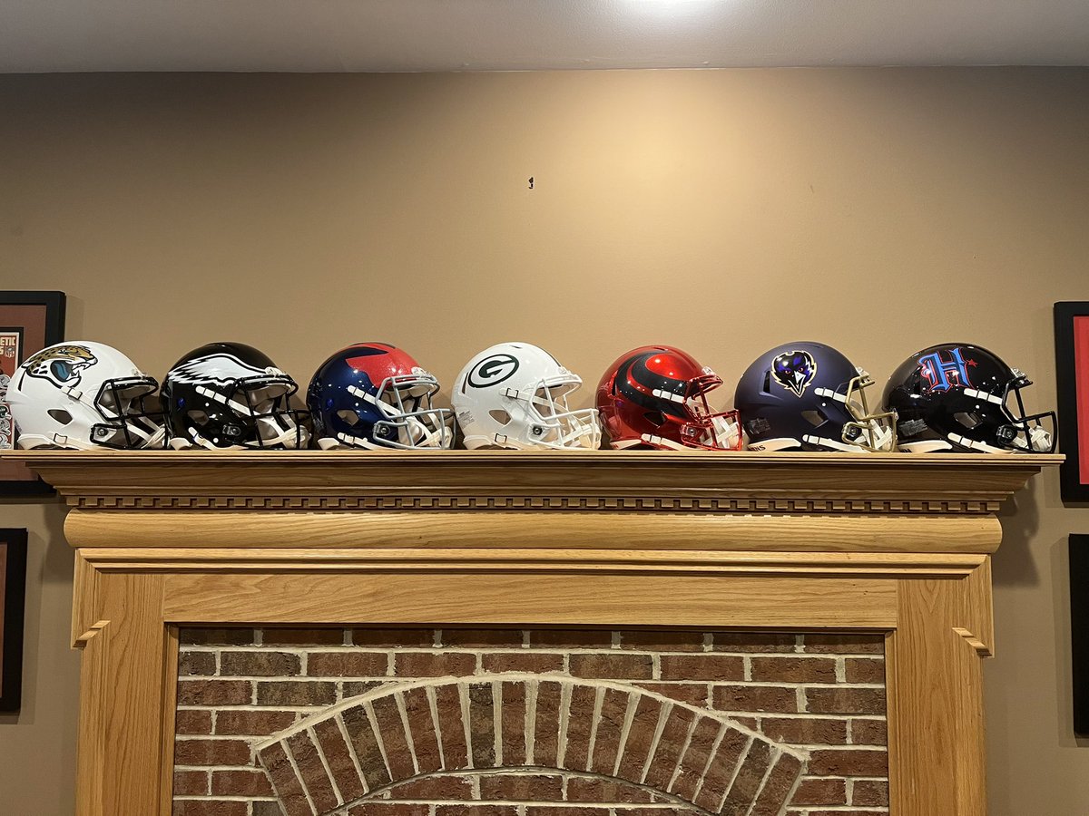 daverite's tweet image. 2024 NFL Alternate Helmet Collection @FB_Helmet_Guy @brandoschultz44 @tschultz22756 @dm14105twt @dolenga @nfleaka1 @bgerbs3 @errolgerber @tontic @mark_giangreco @BarstoolBigCat @Super70sSports