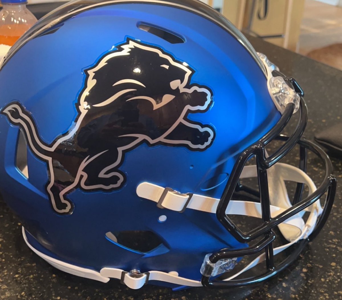 daverite's tweet image. 2024 NFL Alternate Helmet Collection @FB_Helmet_Guy @brandoschultz44 @tschultz22756 @dm14105twt @dolenga @nfleaka1 @bgerbs3 @errolgerber @tontic @mark_giangreco @BarstoolBigCat @Super70sSports