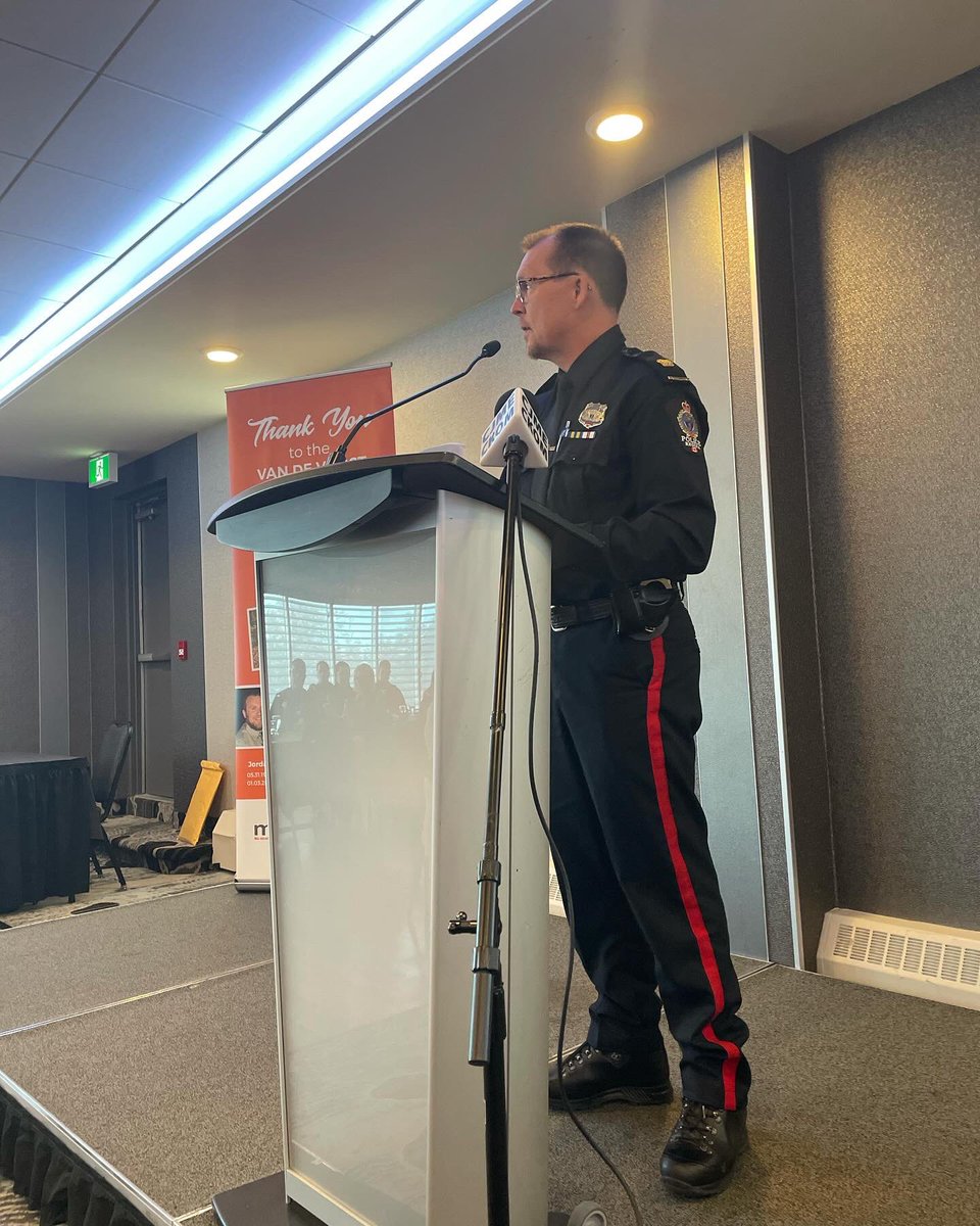 MaddReginaSk tweet media