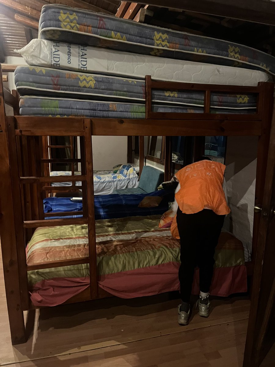 🚨 Por favor pasar la voz, Hemos habilitado todos los espacios en la Fundación Cecilia Rivadeneira para recibir a familias desplazadas, bomberos y militares. Aquí tienen un espacio listo para ser usado. <a href="/DanielNoboaOk/">Daniel Noboa Azin</a> <a href="/pabelml/">Pabel Muñoz L.</a> <a href="/BomberosQuito/">Bomberos Quito</a> <a href="/JuntosSomosVida/">Fundación Cecilia Rivadeneira</a> <a href="/Palencia3Monica/">Mónica Palencia Nuñez</a>