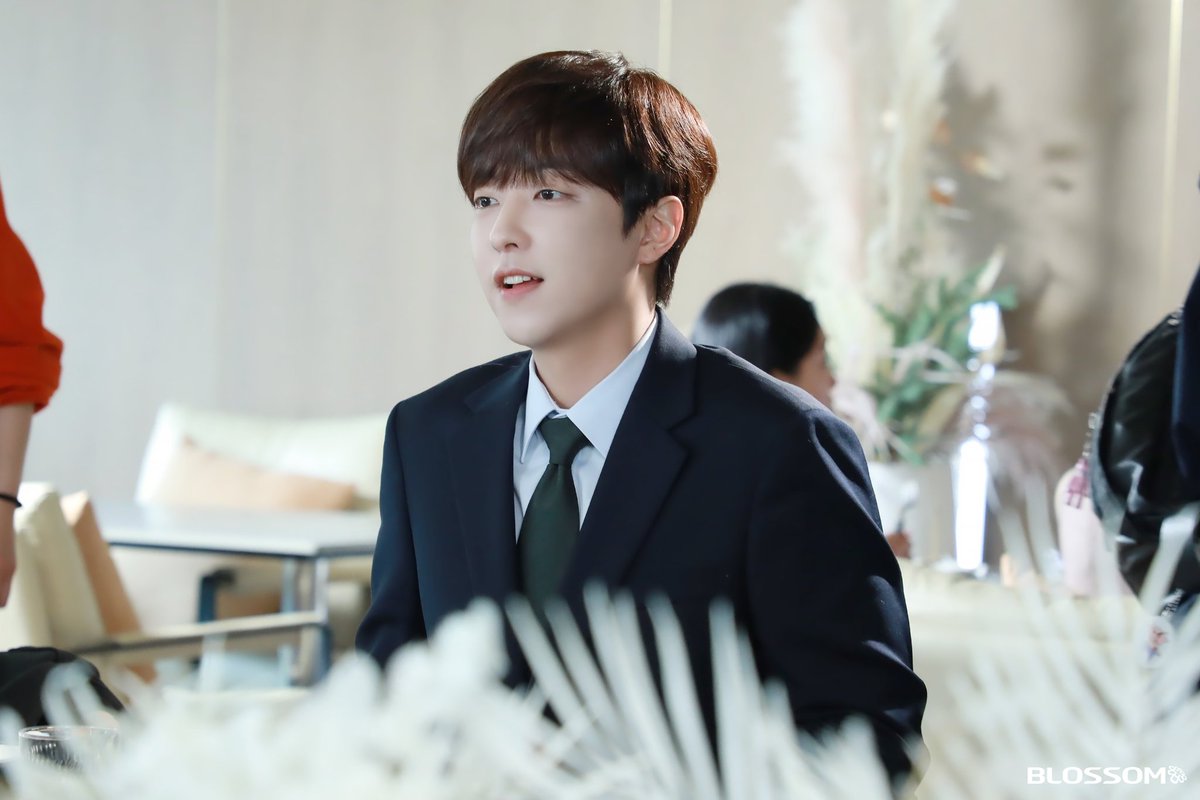 [#이유진]

‼️차카니 200개 먹은 강아지를 찾습니다‼️

📸▶ naver.me/GxkoeDQc

블러썸 공식 갱얼쥐 이유진 배우의
손해 보기 싫어서 촬영 현장 비하인드 공개🐶🩷

블러썸 포스트에서 확인하실 수 있습니다🐕

#LeeYouJin
#블러썸엔터테인먼트
#blossomEntertainment