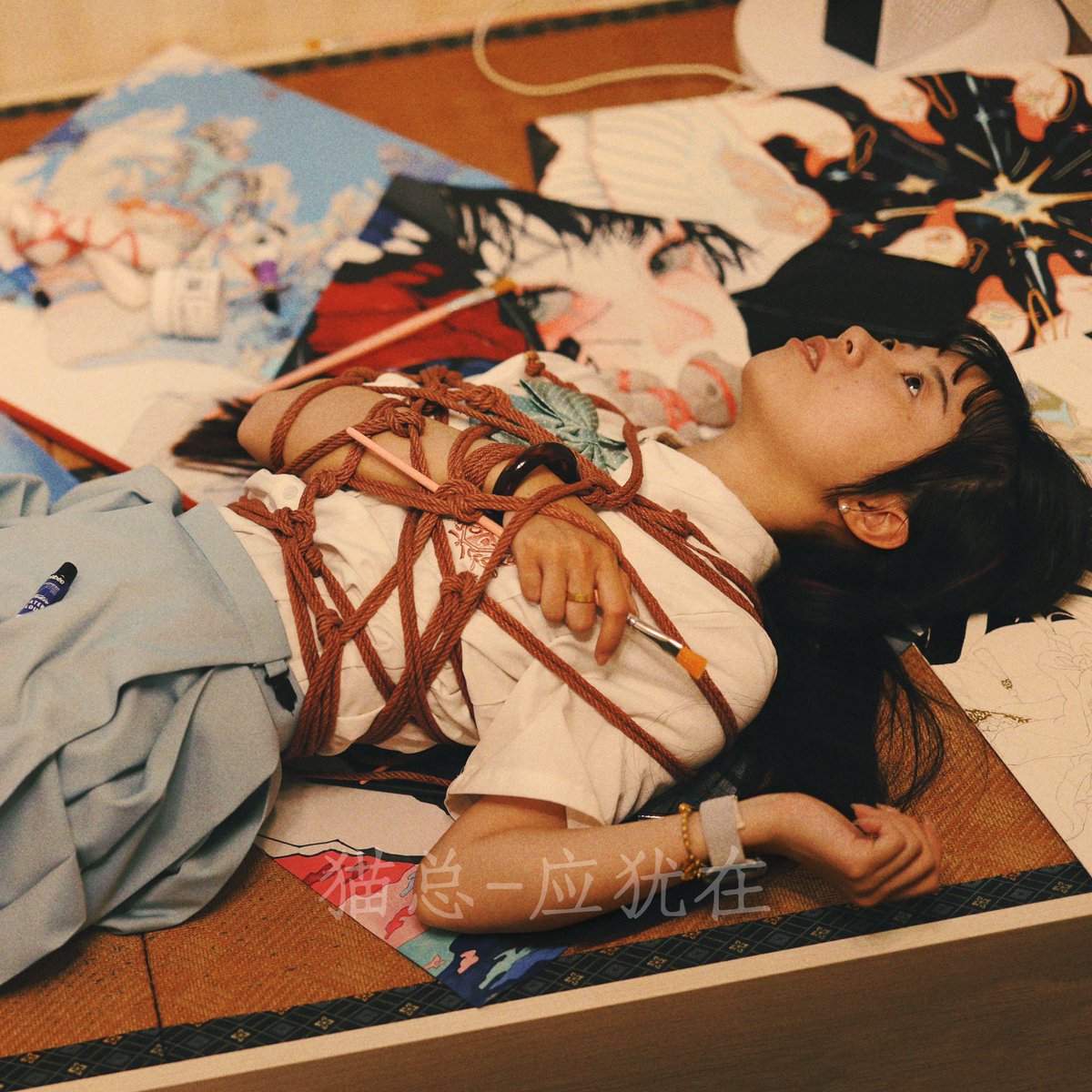 别催你的画师了，她可能已经死了🥹
P/R：<a href="/mapleshibari/">枫叶撞入秋色</a>