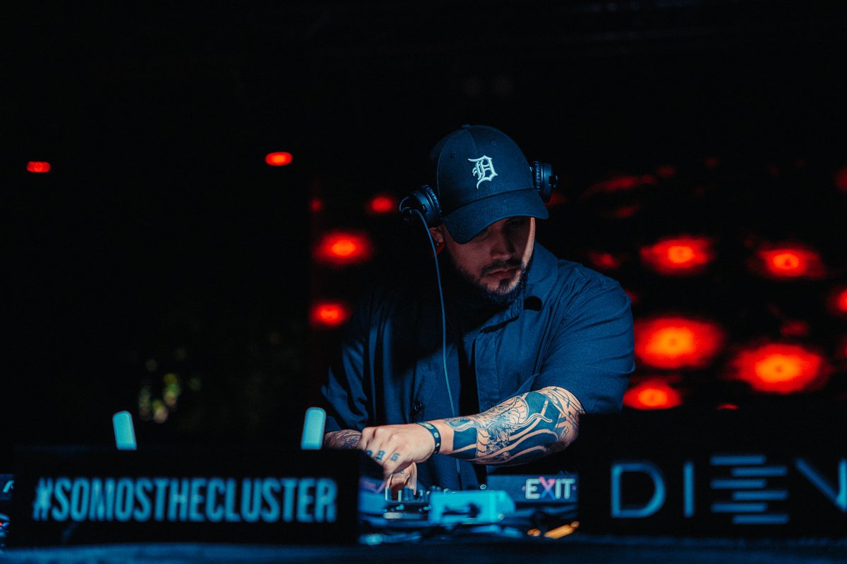 alejandrocc_10's tweet image. Una noche inolvidable, compartiendo booth con Lewis Fautzi. 

Muy contento con el trabajo realizado y la producción impecable del Ama Festival. Gracias a los que pasaron a escuchar mi set y a @Dievolutionco por la confianza para aportar mi sonido en esta gran noche. ⚕️