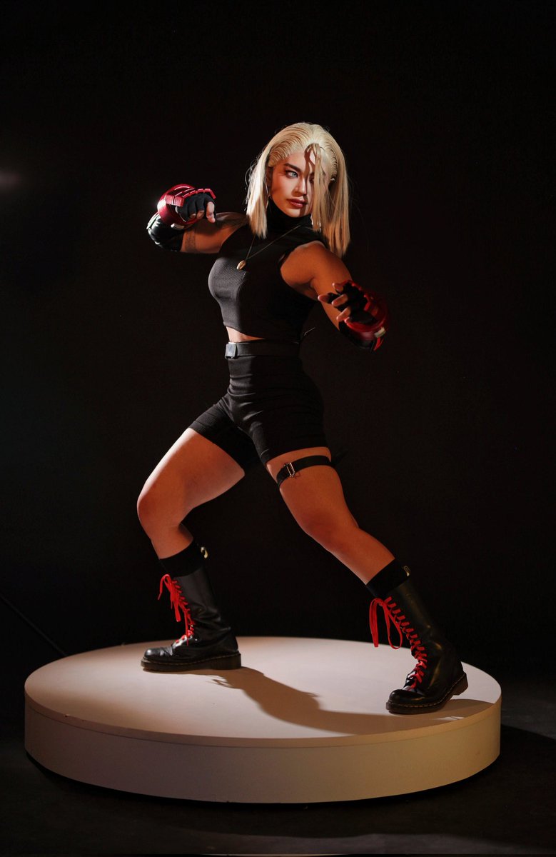 nyaaaaati's tweet photo. Gym girls that cosplay https://t.co/lQPwx64Z5R