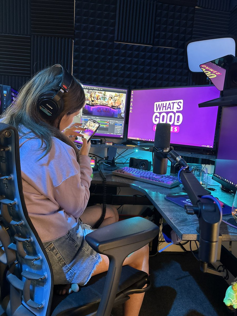 BeeslyTweets's tweet photo. 💜 Behind-The-Scenes @WhatsGood_Games Finale 💜

Incredibly proud to call these ladies my friends.  They are such an inspiration and deserve the world. 💕 https://t.co/RCIizy5soU
