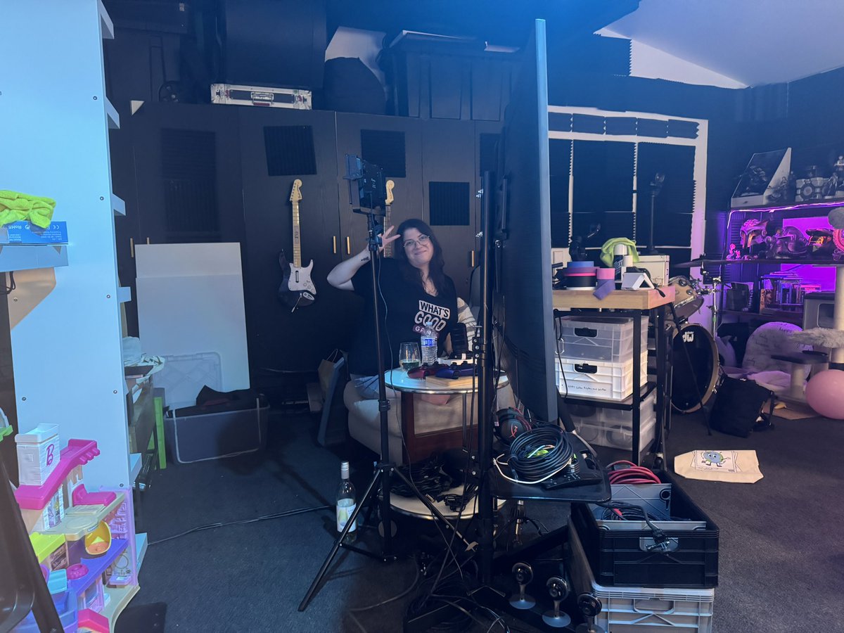 BeeslyTweets's tweet photo. 💜 Behind-The-Scenes @WhatsGood_Games Finale 💜

Incredibly proud to call these ladies my friends.  They are such an inspiration and deserve the world. 💕 https://t.co/RCIizy5soU