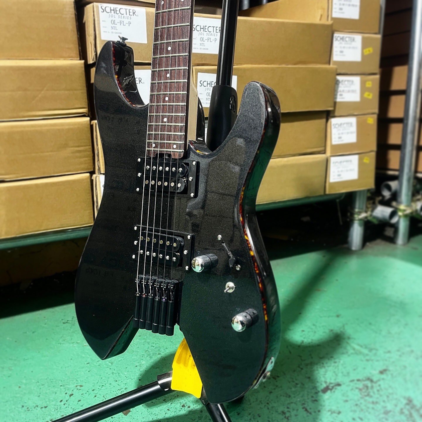 ギター SCHECTER OL-NV-HL/STWH SCHECTER 調整済みで弾きやすい Schecter / OL-NV-HL STWH