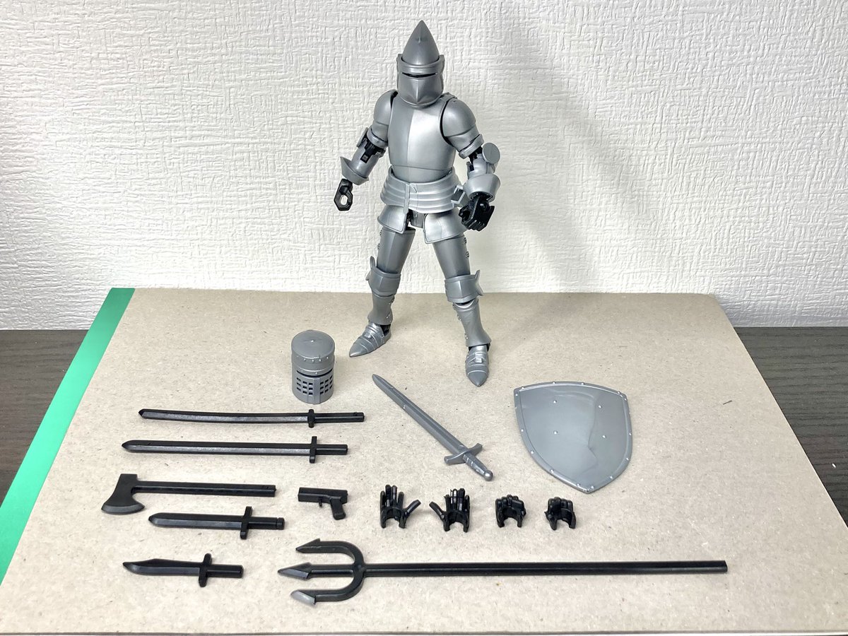 Hobby_Log's tweet photo. 【注意】アマゾンにて500円前後で買える「中世の騎士」中華プラモ、やっぱり海賊版だった！これ買ったらアカンやつ！ https://t.co/p2aOVwIfZK https://t.co/MUuyy3H9RO