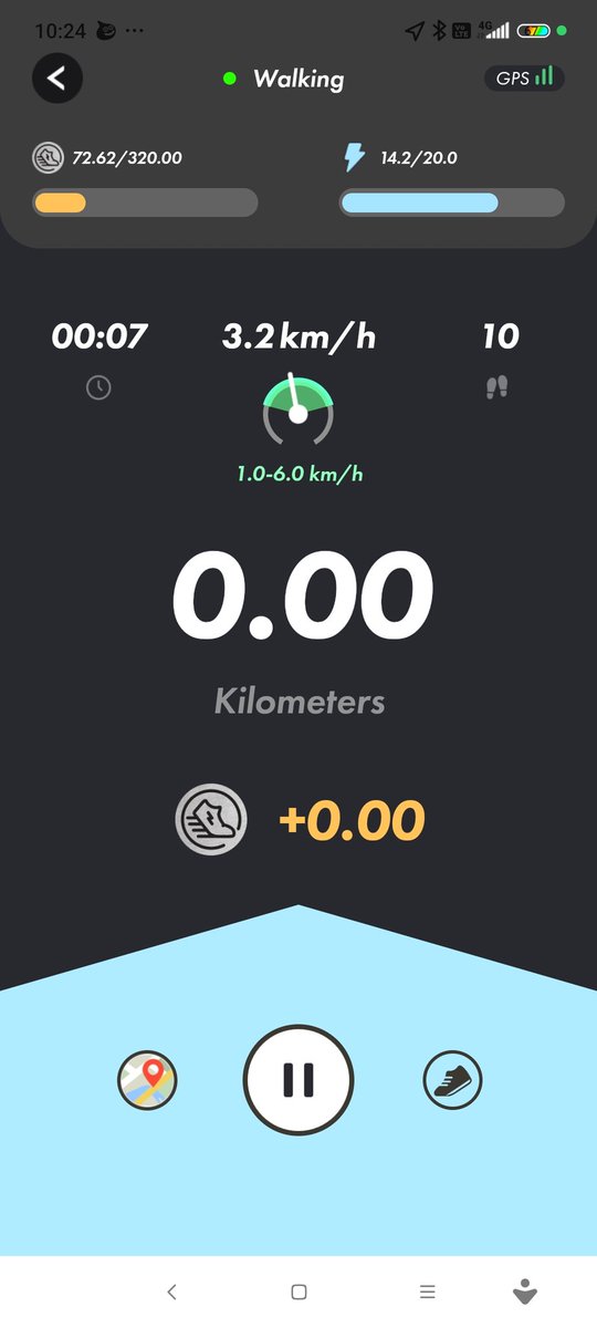 keisukesaetaku's tweet image. #STEPNEMBER3 
#STEPN
#Task3
2年半ぐらいやってて今更だけど、初めてレア靴で歩きました🦸
いつも緑の画面だったから、青の画面ってちょっと感無量かも🥹🥹

ソケも十分だし、これでトレーナーだったら言うことないのに😓