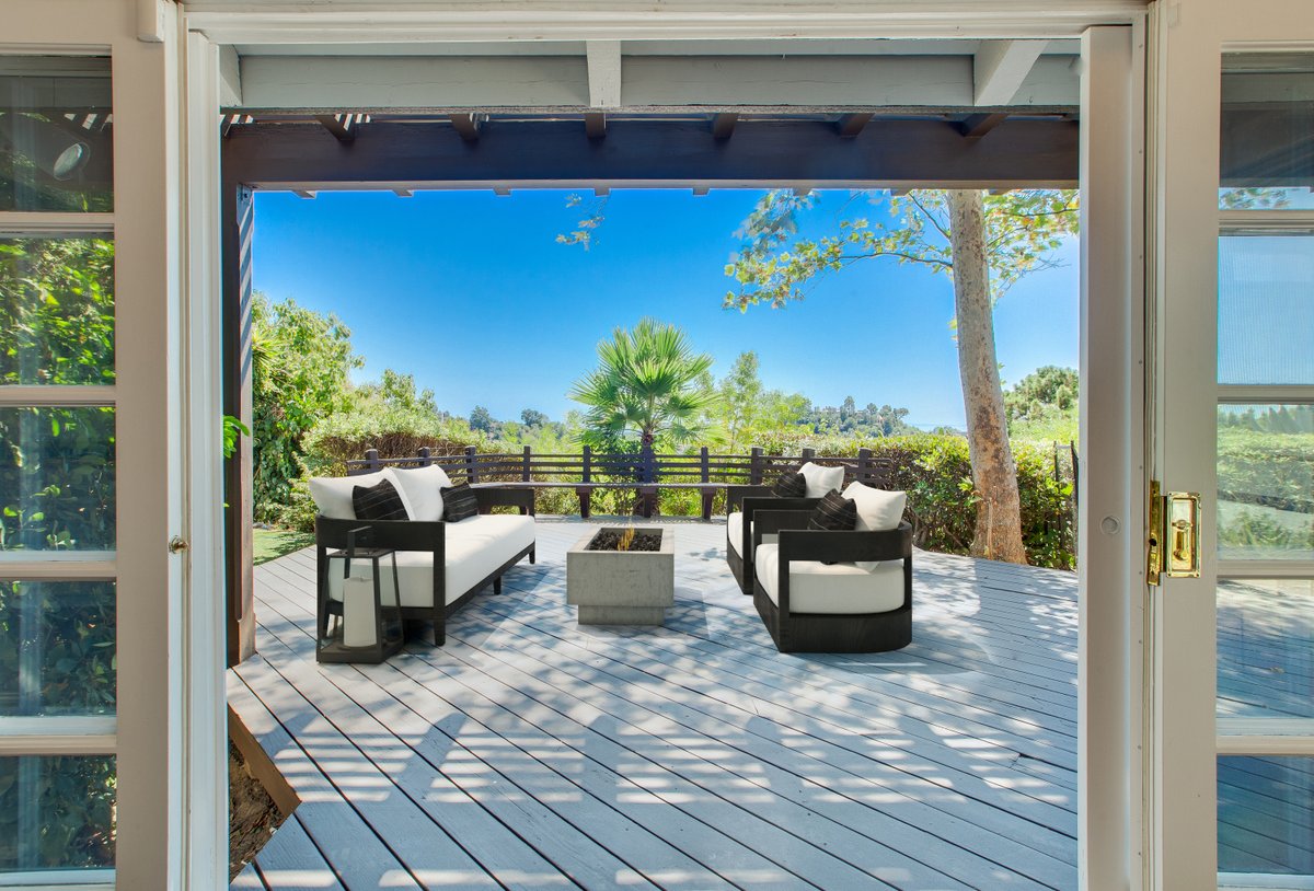 LukeGibsonPhoto's tweet photo. Photographed by Luke Gibson Photography
.
Beautiful, gated residence with pool, high atop Beverly Hills, on famed Mulholland Dr. I photographed for my Realtor client.
https://t.co/WoHMWFxVTA
.
View more of my real estate photography:
https://t.co/0cJgTCXCMP https://t.co/iMwMHa28a6