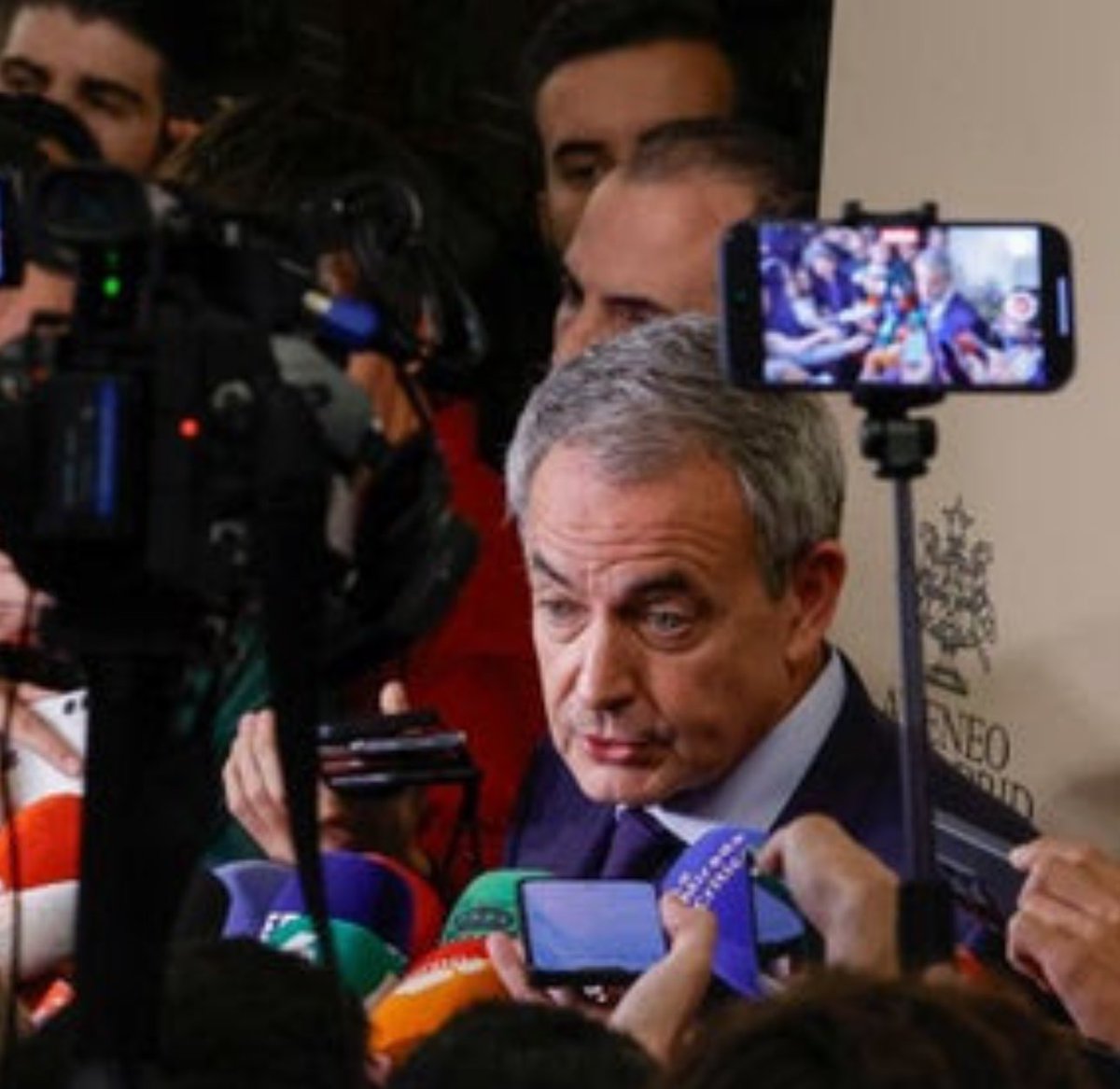 El ex presidente Zapatero reiteró su respeto a la soberanía de Venezuela. Dijo “yo siempre he procurado buscar soluciones”.

El fascismo español no le perdona su papel en los procesos de diálogo, siempre respetuoso de los principios de no intervención. No es un lacayo de Borrell,