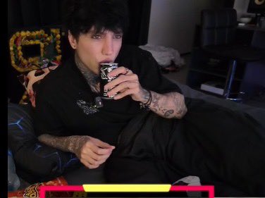 Rev_JA's tweet image. Ay Cry porque tan emo hoy? 🫦