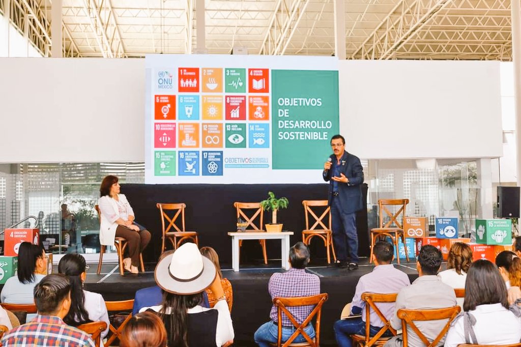 OSI_SFR's tweet photo. Hoy en la 4ta edición de "Los #ODS en Gto, Buenas Prácticas Municipales", presentamos el 1er ILV y entregamos la #Insignia2030 a Escuelas, OSC's y Dependencias  que destacan por la implementación de la #Agenda2030.
Agradecemos a @SecAgenda2030Mx @ColoresRincon @MYWorldMexico https://t.co/h2Gj41GE6w
