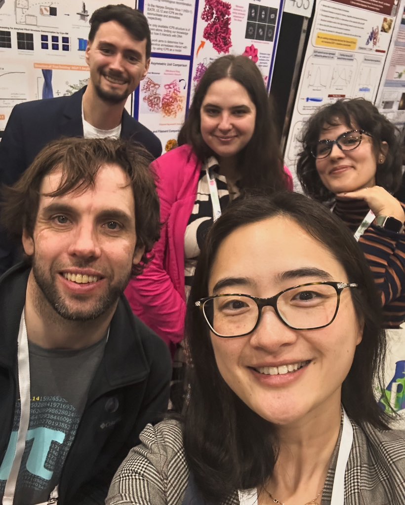 Behind Our Science (@behindourscienc) on Twitter photo Poster time with the crew! <a href="/TXevergreengirl/">la Dra Vik</a> <a href="/gammaDave1/">David Thorn</a> <a href="/EyeDaisyShu/">Daisy Shu (she/her/hers)</a> <a href="/retinalresgroup/">Retinal Research Group (Shu Lab)</a> Poster time with the crew! <a href="/TXevergreengirl/">la Dra Vik</a> <a href="/gammaDave1/">David Thorn</a> <a href="/EyeDaisyShu/">Daisy Shu (she/her/hers)</a> <a href="/retinalresgroup/">Retinal Research Group (Shu Lab)</a>