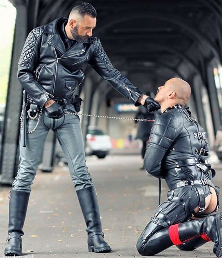 gayslaveacademy's tweet photo. #Masters training is always best in front of others. He gets to teach a #slave like me and i can show off for Him. Being able to show others what i have learned makes Master so proud. All i need to do is make Him proud #gay #slave #gayslave #slavetraining #gayslavetraining https://t.co/hRY35imMwL