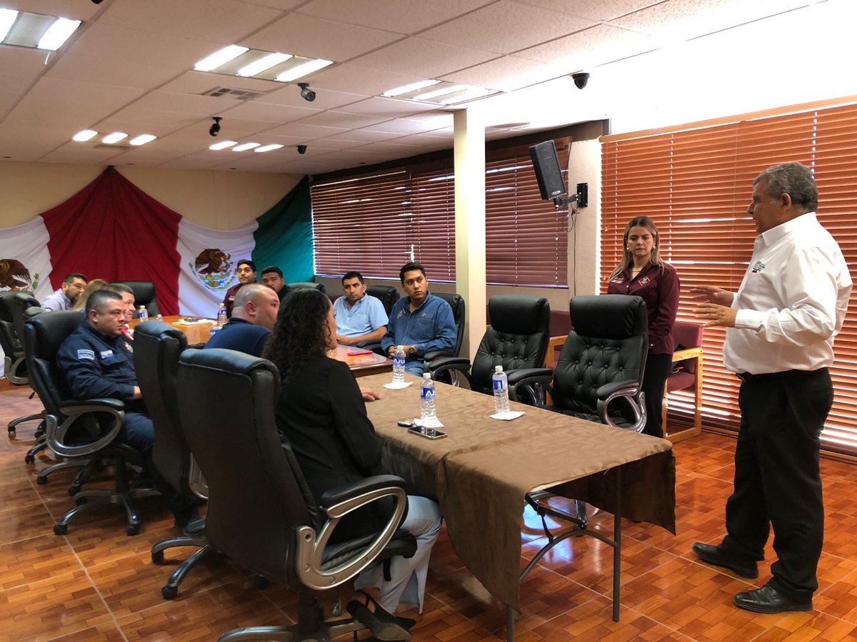 DistritoSalud03's tweet photo. Distrito de salud 03 y Presidencia de Agua Prieta nos hemos puesto deacuerdo para la próxima jornada de salud en Nacozari, Sonora en donde estarán presentes las unidades móviles de medicina preventiva para la comunidad en general. https://t.co/cvHZciBwsv