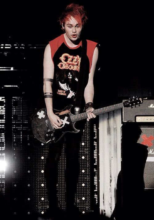 hourly michael (@hourlymgc_) on Twitter photo 