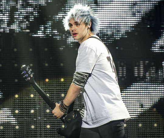 hourly michael (@hourlymgc_) on Twitter photo 