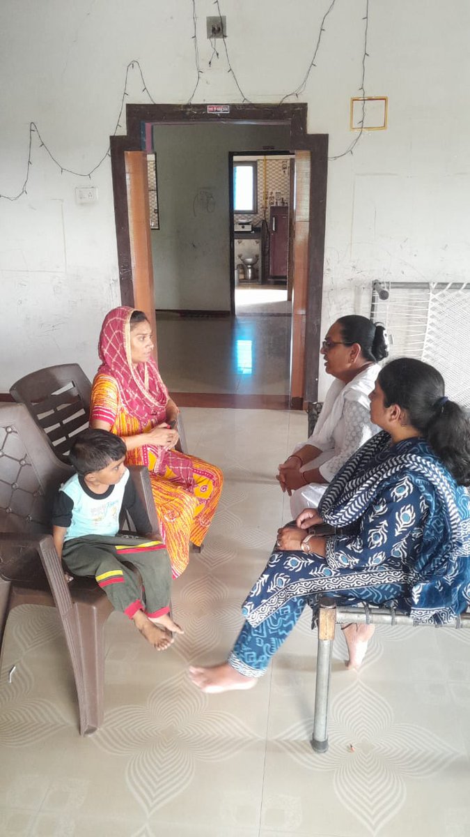 phc_sbcc's tweet image. અતી જોખમી માતાની વિઝીટ કરી જરૂરી સુચનો કર્યા@THOIDAR
@CdhoSabarkantha @IdarSbcc @Sbccsk @NHMGujarat @GujHFWDept @CMOGuj @sabarkanthadp