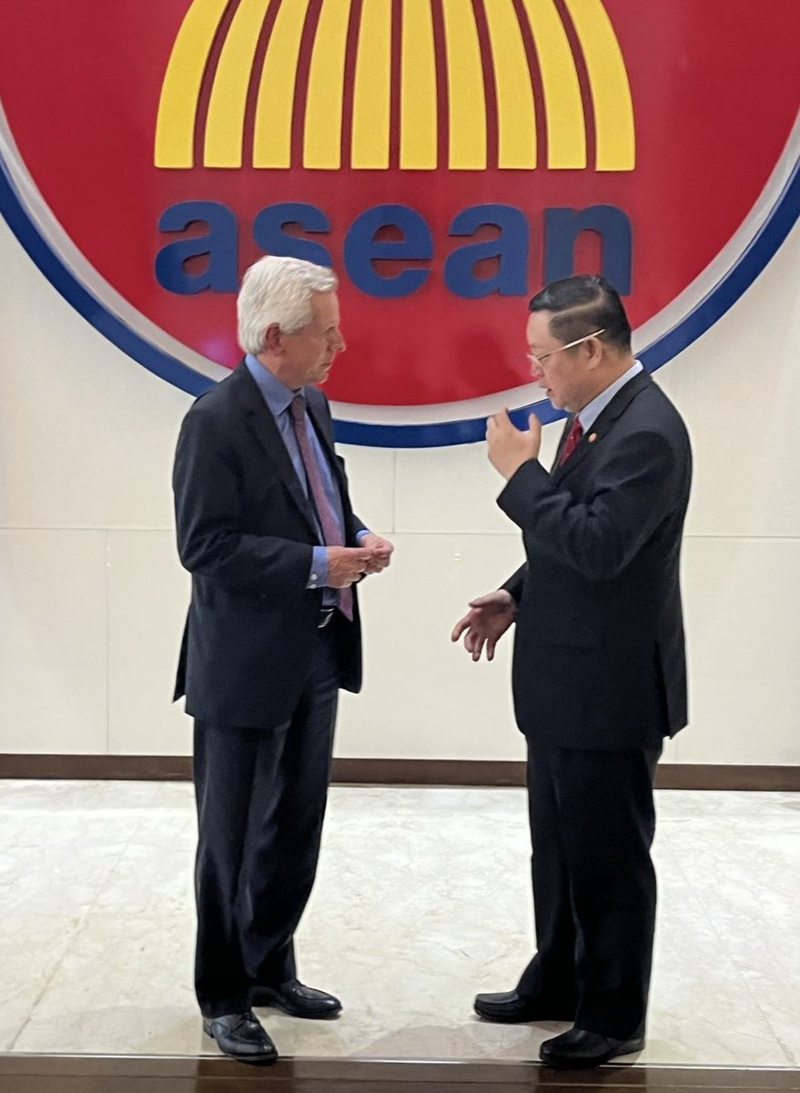 Richard Graham (@richardgrahamuk) on Twitter photo My warm thanks to the London heads of mission of the countries for whom I worked as 4 PMs Trade Envoy <a href="/desrapercaya09/">Desra Percaya, PhD</a> 🇮🇩 <a href="/MYHicomLondon/">High Commission of Malaysia, London</a> Dato Zakri Jaafar 🇲🇾 & <a href="/teddyboylocsin/">Teddy Locsin Jr.</a> 🇵🇭 & also to <a href="/ASEAN/">ASEAN</a> Sec Gen <a href="/hourn_kao/">DR KAO KIM HOURN</a> A joy working with you on many projects - and much more ahead My warm thanks to the London heads of mission of the countries for whom I worked as 4 PMs Trade Envoy <a href="/desrapercaya09/">Desra Percaya, PhD</a> 🇮🇩 <a href="/MYHicomLondon/">High Commission of Malaysia, London</a> Dato Zakri Jaafar 🇲🇾 & <a href="/teddyboylocsin/">Teddy Locsin Jr.</a> 🇵🇭 & also to <a href="/ASEAN/">ASEAN</a> Sec Gen <a href="/hourn_kao/">DR KAO KIM HOURN</a> A joy working with you on many projects - and much more ahead