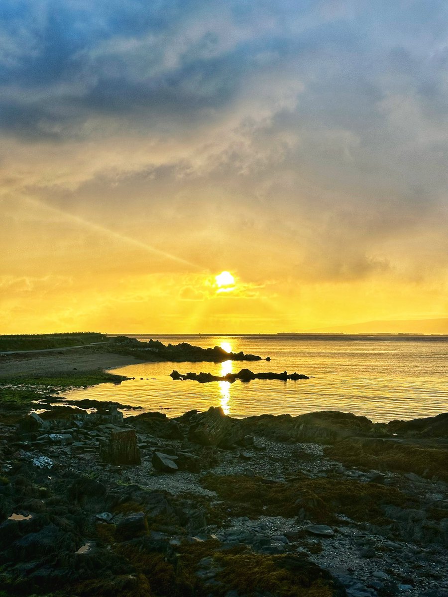JohnPeto's tweet photo. It’s #LoveDonegal day, so here’s a shot from this morning’s walk with the dogs in our Moville paradise 😍😎! I count my blessings every day… https://t.co/XslyNshSY0