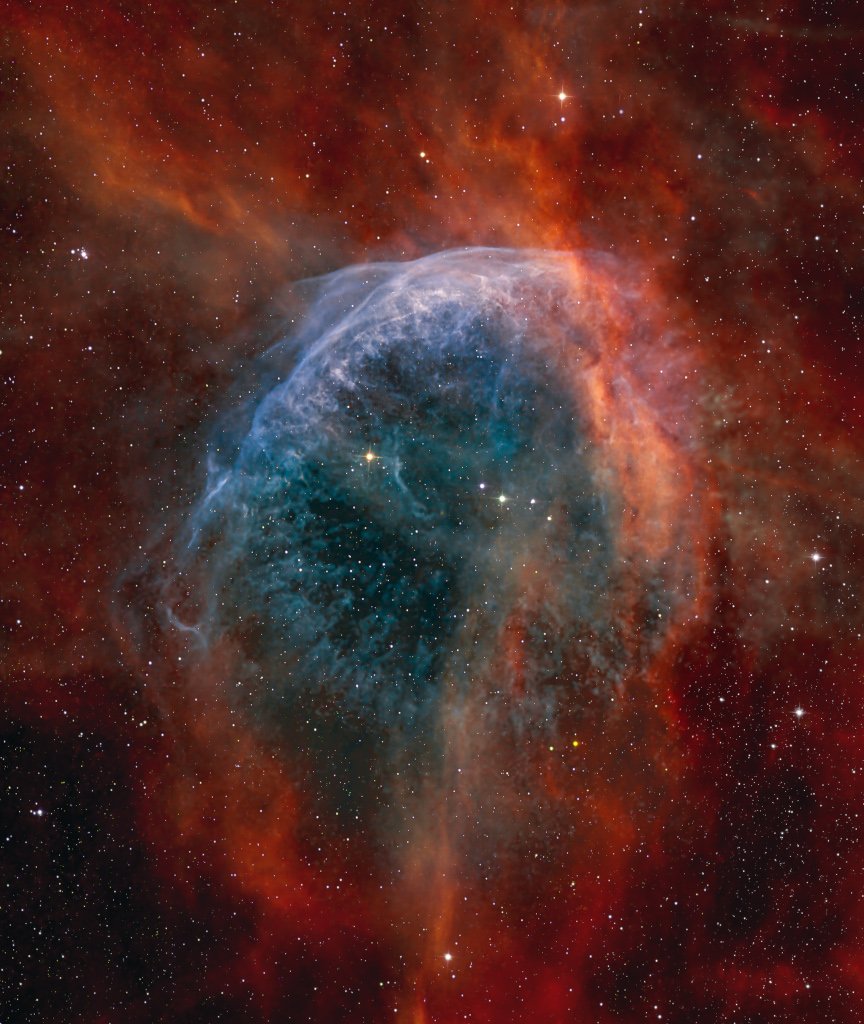 LeeAnneGibbon1's tweet photo. Another great image of the spectacular variable Wolf-Rayet star, WR 134, about 6,000 light years distant in Cygnus. Bright and massive, it's surrounded by a faint bubble nebula that's being shaped by the intense radiation and fast solar winds emitted by the star. 📷 SPL #WR134 https://t.co/vsqztNrz7Y