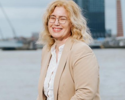 De aangekondigde veranderingen aan de banenafspraak zijn geen verbeteringen. Sterker nog (het is te idioot voor woorden) het zijn verslechteringen voor mensen die net buiten de doelgroep banenafspraak  vallen. Column van Roos Hoelen (<a href="/incluvisie/">Incluvisie</a> * <a href="/Solgu/">Solgu</a>) 
opnaarde125000.nl/column-roos-ho…