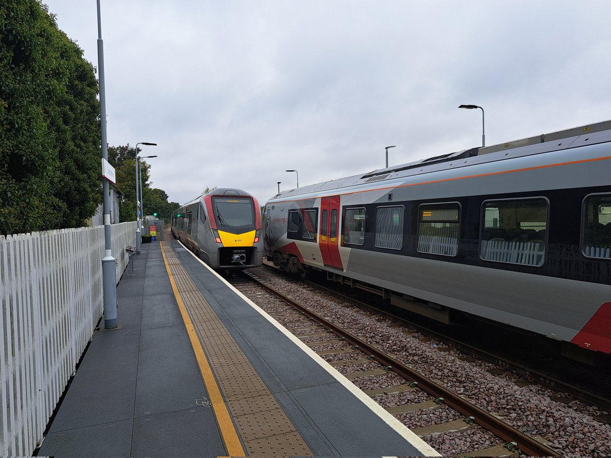 danthetrainman's tweet image. A couple of #greateranglia #class755 FLIRT units at Saxmundham station on Tuesday morning.
