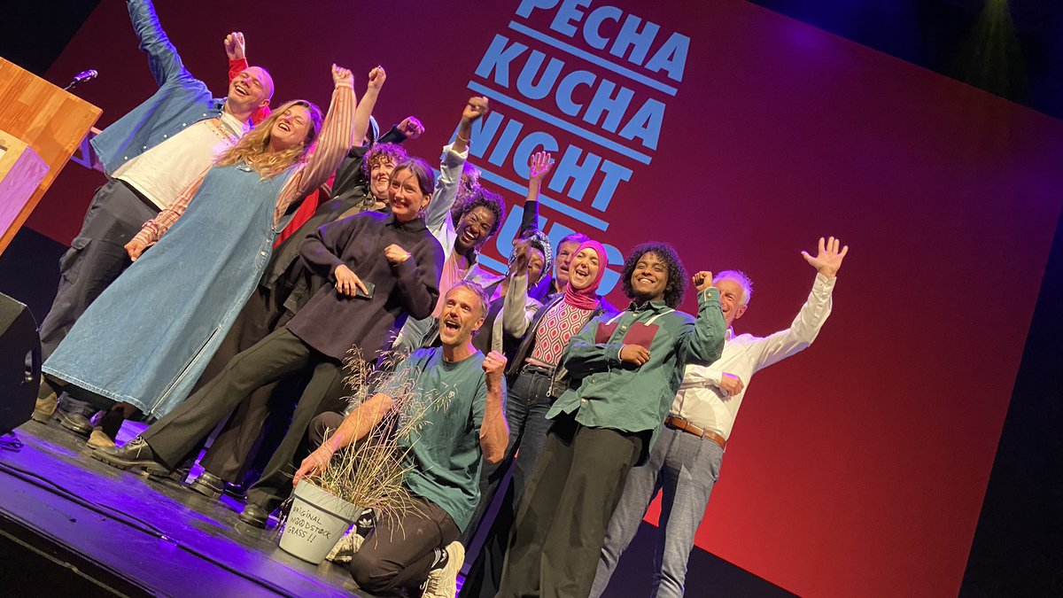 walterdewit's tweet image. Unieke #PechaKucha-avond in onze schouwburg met 12 persoonlijke verhalen van sprekers als @gemeentetilburg bm @TheoWeterings, oud-wethouder @a_lahlah @groenlinks en @DuMosch. De laatste vertelde bevlogen over zijn liefde voor de avant-garde club De Spoel in de jaren ‘80. #Tilburg