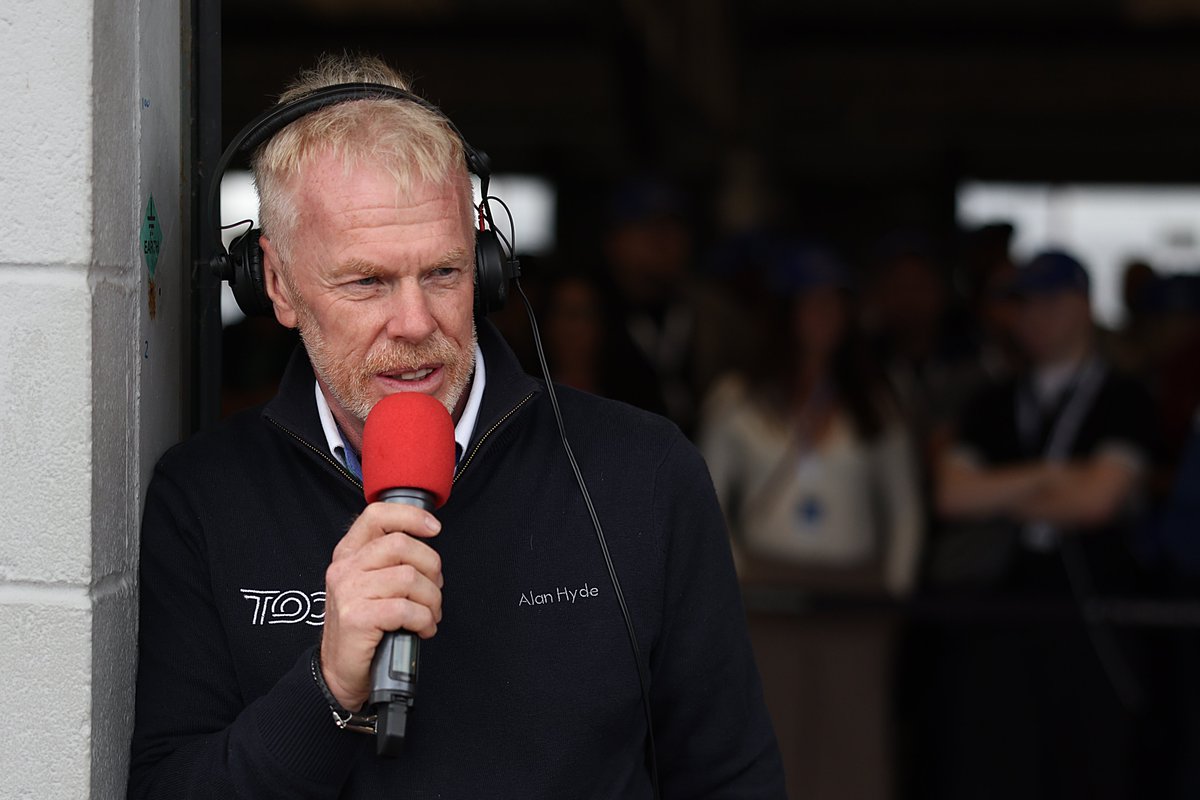 🎙️ ICYMI: Listen again to Tin Top Tuesday!

If you missed last night's episode with guests Tom Ingram, BTCC CEO Alan Gow, Evans Halshaw Power Maxed Racing duo Mikey Doble and Árón Taylor-Smith, listen anytime on the link below!

👉 Click to listen: btcc.net/live/live-audi…

#BTCC